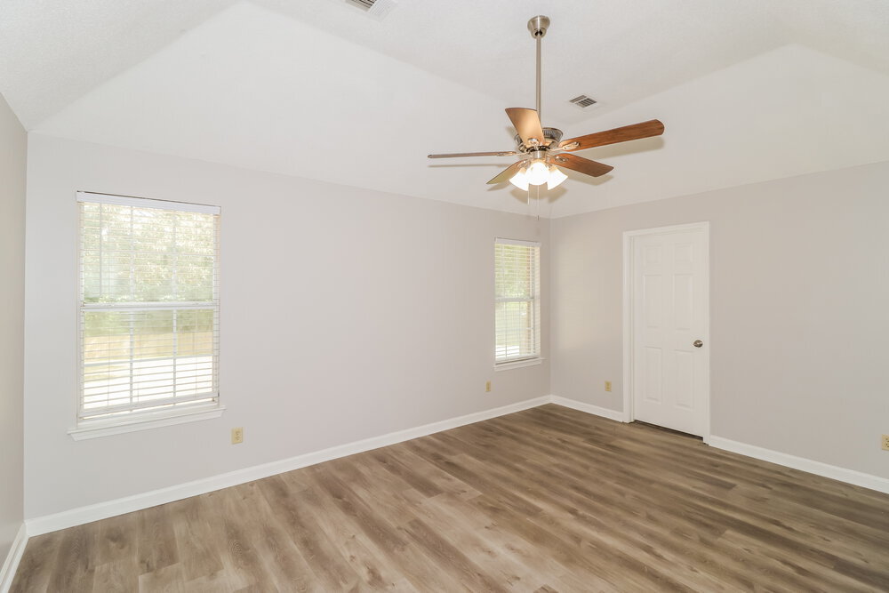 Building Photo - 170 Oaksedge Dr
