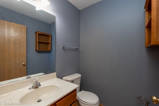 Building Photo - 104 Concord Dr S