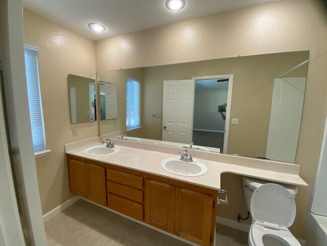 Building Photo - Lots of Natural Sunlight - Close to Travis Air Base - with No Rear Neighbors!