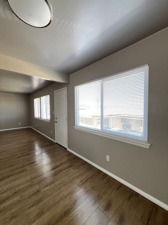 Building Photo - Beautifully Remodeled Home