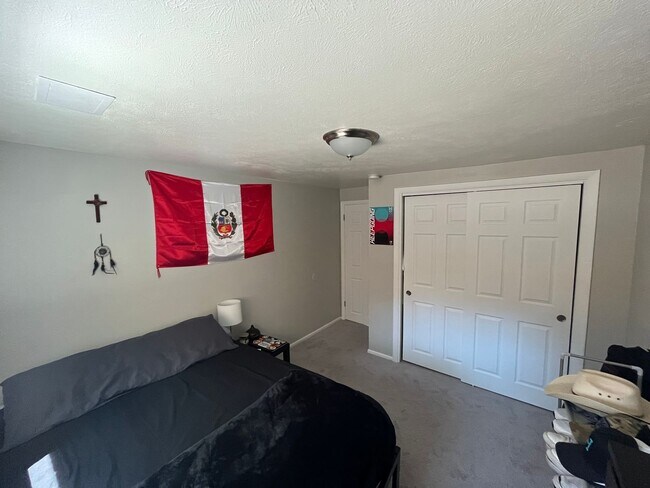 Building Photo - 1/2 Duplex in the very desirable West Arva...