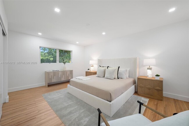 Building Photo - 5211 Granada Blvd