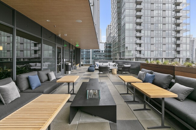 Building Photo - Nexus Condominium - 1 bedroom + den