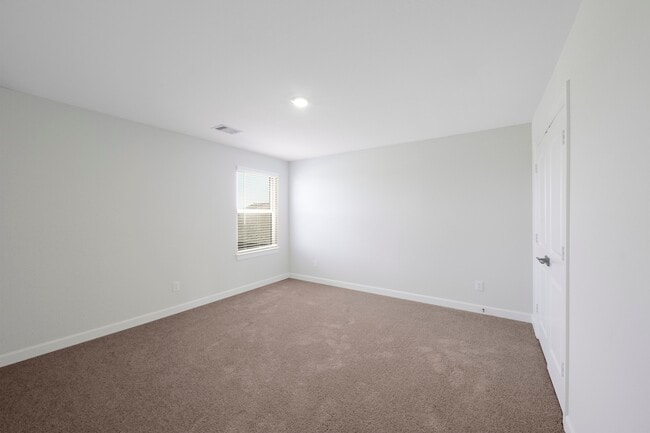 Building Photo - 6151 White Spruce Dr