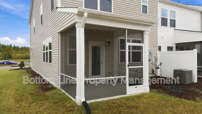 Building Photo - 5000 Arkose Dr