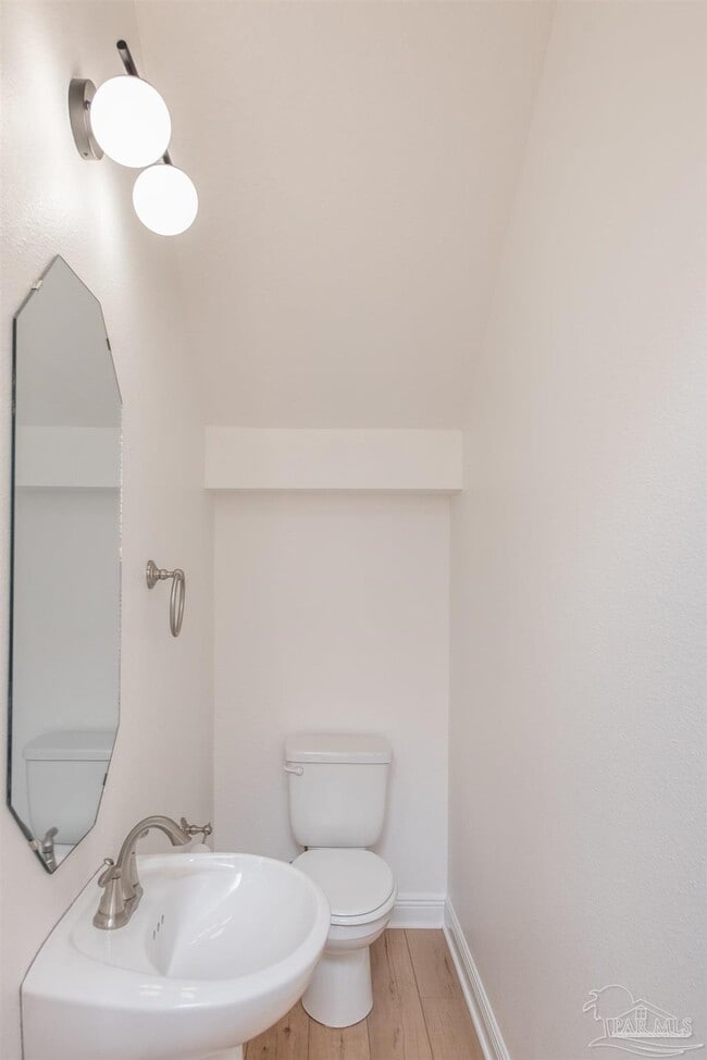 Building Photo - 1005 N A St