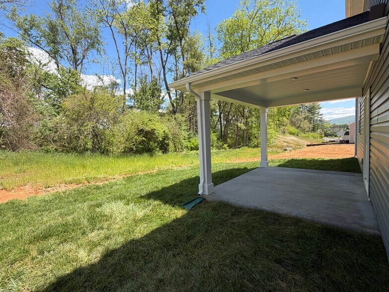 Building Photo - 289 Walsh Ln
