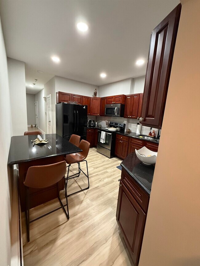 Building Photo - 1502 39th St