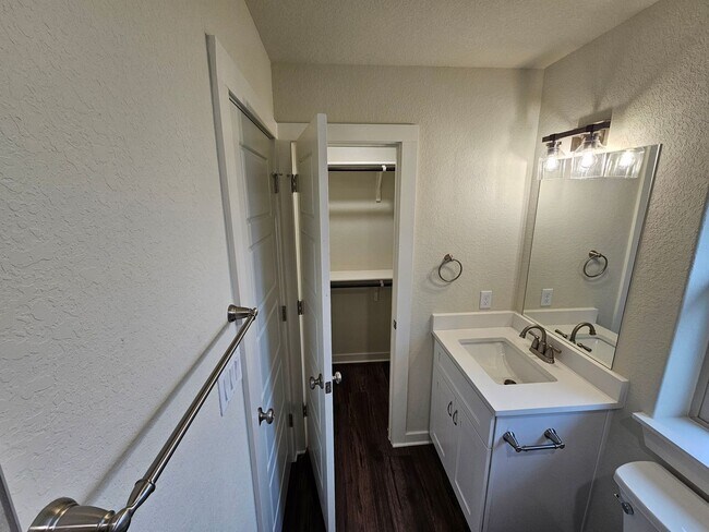 Building Photo - Brand New Town-home in the Heart of Denver...