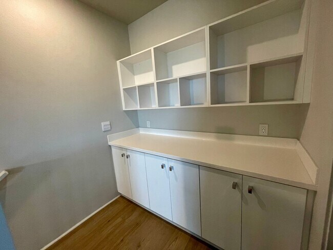Building Photo - 2 Bedroom Townhome Available in BRAND NEW ...