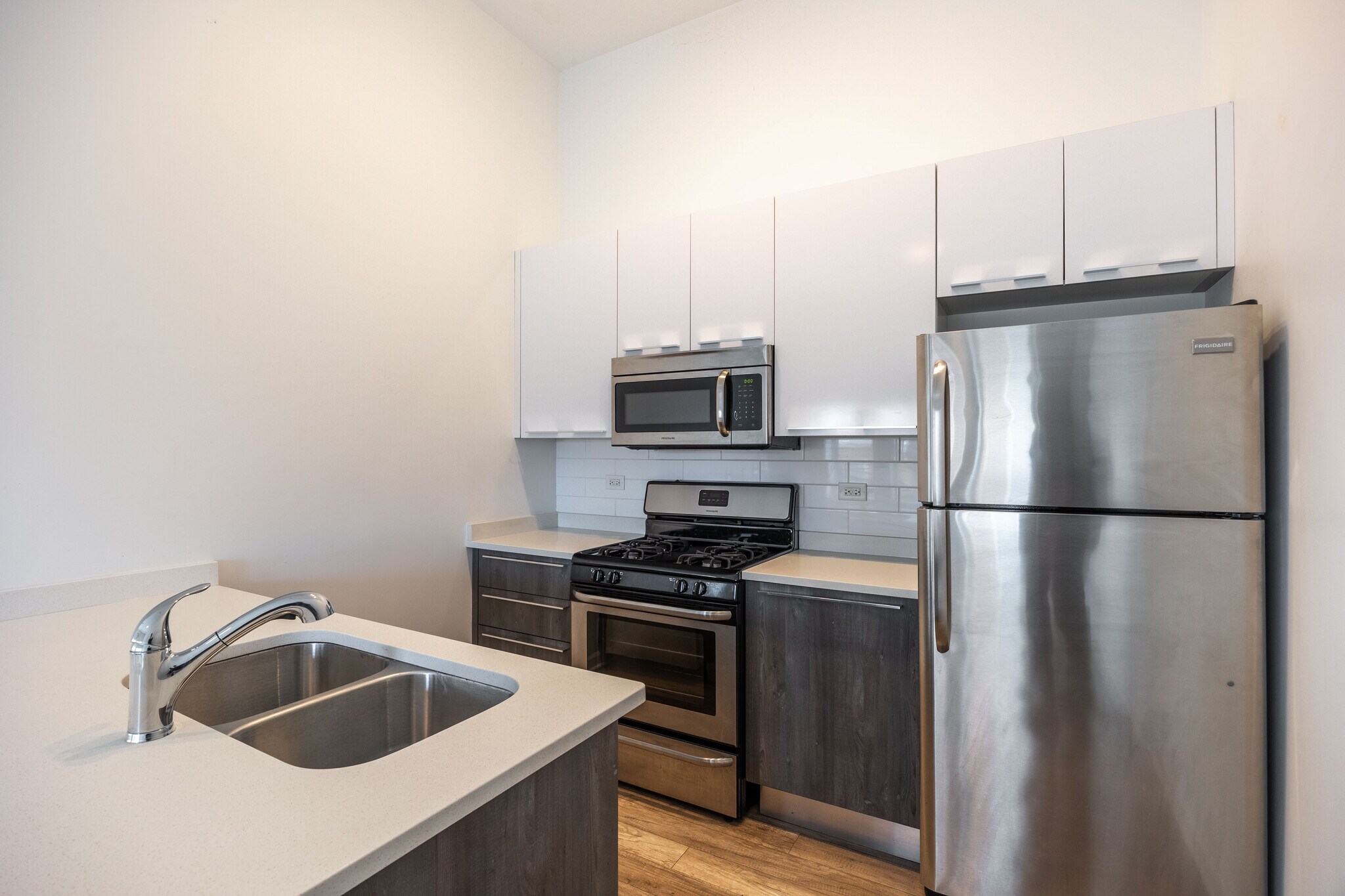 Building Photo - 2700 W North Ave