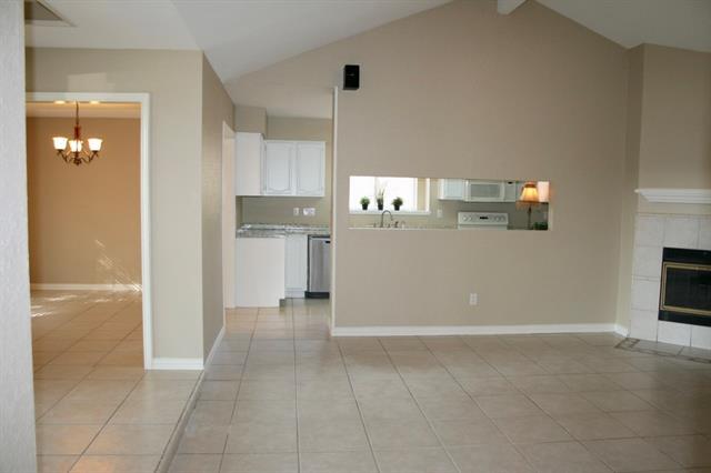 Building Photo - 1005 Summertree Cir