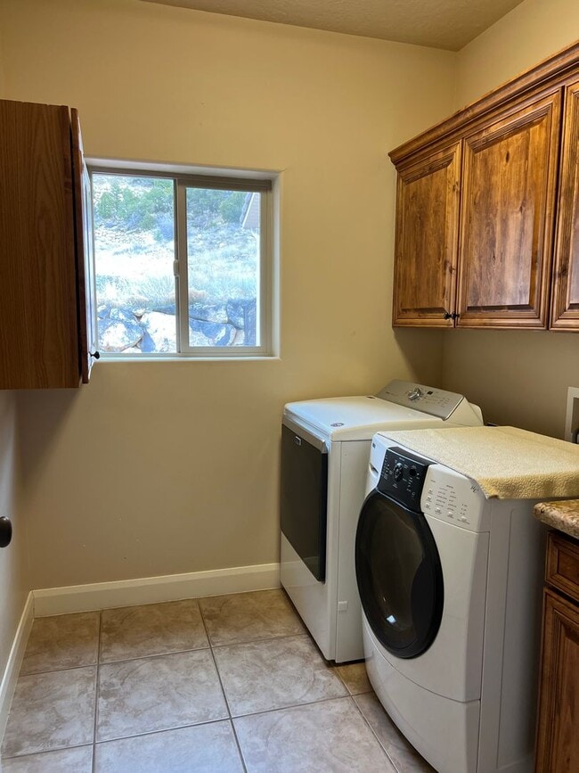Building Photo - MONTH TO MONTH LEASE ONLY. Beautiful Custo...