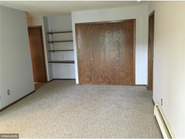 Building Photo - 1420 6th Ave S