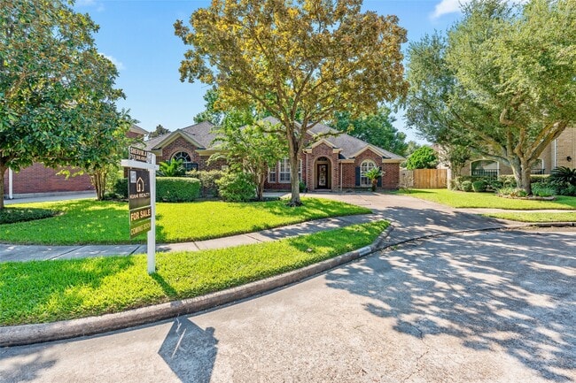 Building Photo - 14215 Scarborough Fair St