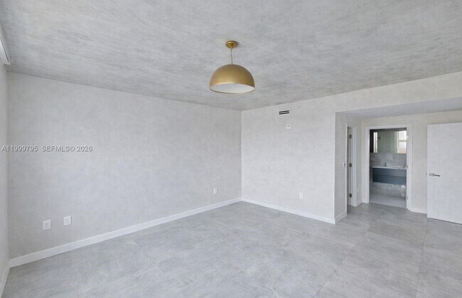 Building Photo - 3250 NE 1st Ave