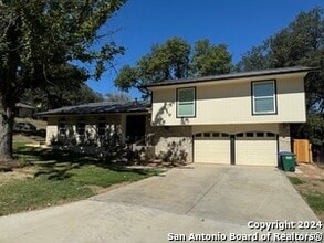 Building Photo - 1703 Searcy Dr