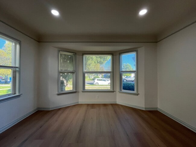 Building Photo - North Hollywood 2+2 extra storage, upgrades + backyard!