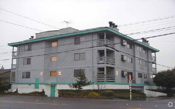 Building Photo - The Hawk Apartments