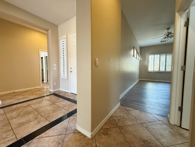 Building Photo - "Spacious 3-Bedroom/2 Full Bath Home with ...