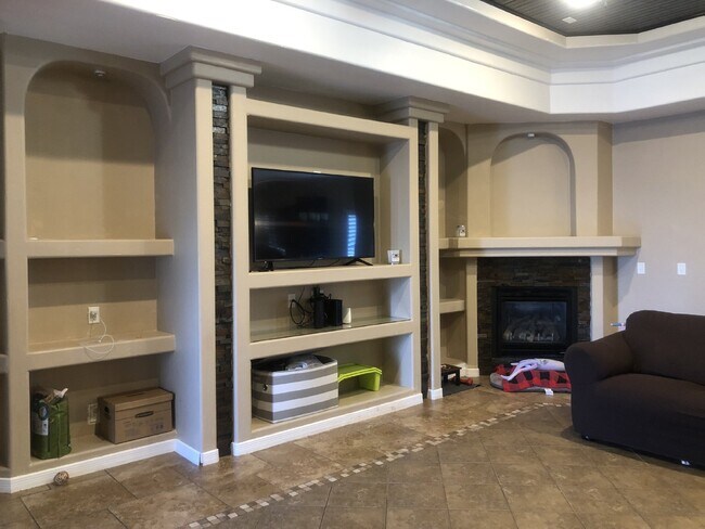 Building Photo - 3132 Tunnel Point Way