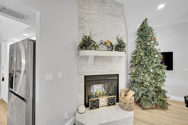 Building Photo - 8606 Arrowhead Dr