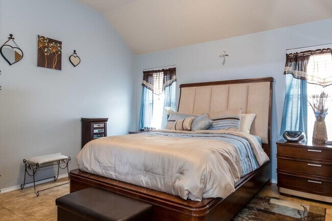 Building Photo - 1261 Rainbow Parke Dr