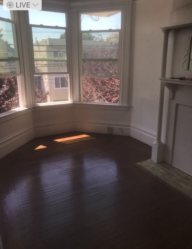 Building Photo - 959 York St