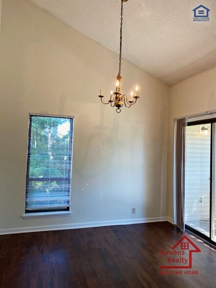Building Photo - 419 Oriole Dr