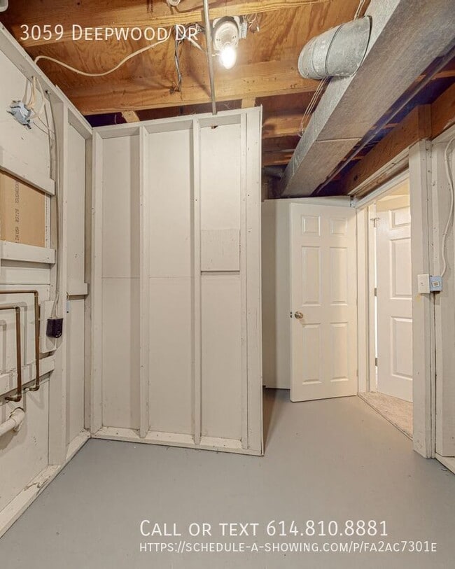Building Photo - 3059 Deepwood Dr