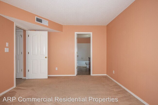 Building Photo - 3 br, 2.5 bath House - 11941 MESQUITE ROCK DR