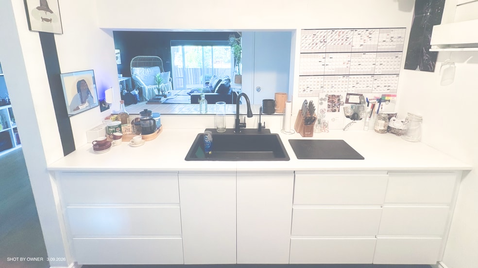 Building Photo - 5460 White Oak Ave