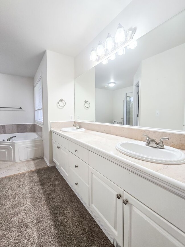 Building Photo - Updated 4BD Home in Gleneagle