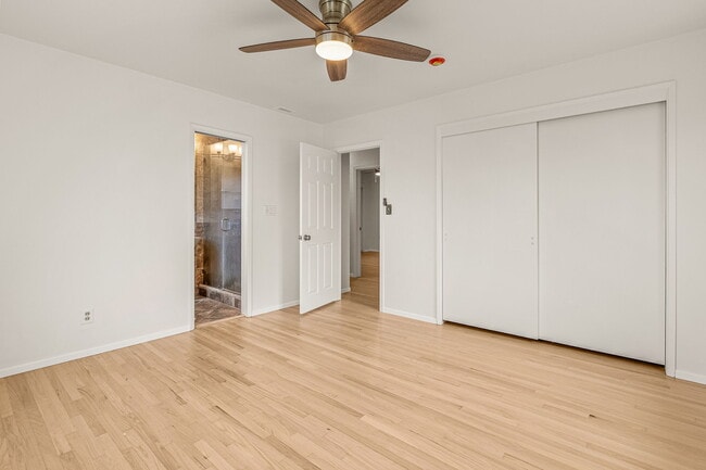 Building Photo - 9351 La Suvida Dr