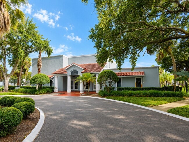 Building Photo - 2812 Somerset Park Dr