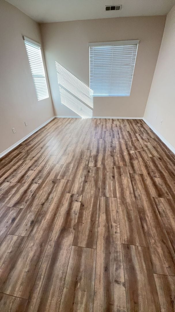 Building Photo - 3 BEDROOM VICTORVILLE HOME