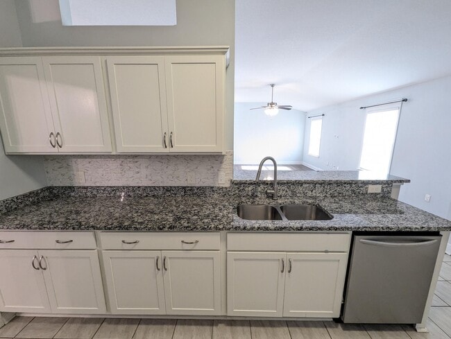 Building Photo - 9044 Quail Roost Dr