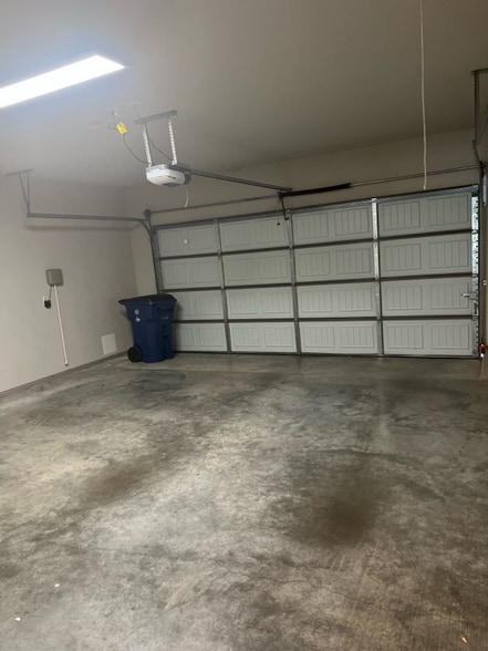 Building Photo - 1429 Lauren Ln