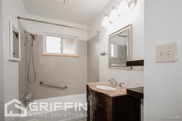 Building Photo - 850 S Harlan St