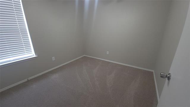Building Photo - 604 Honeysuckle Dr