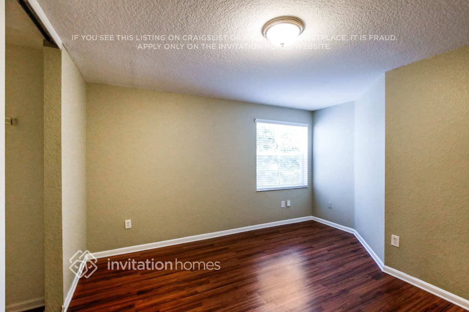 Building Photo - 7594 Oak Grove Cir