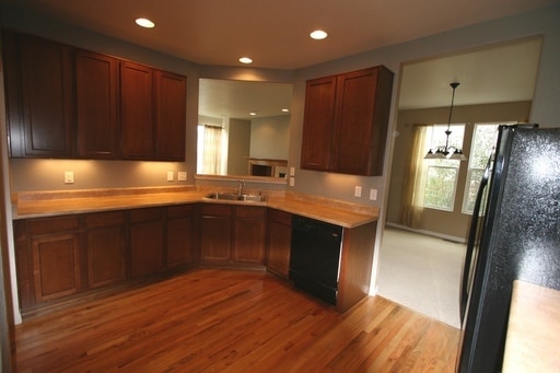 Large Kitchen - 9404 Gray CT