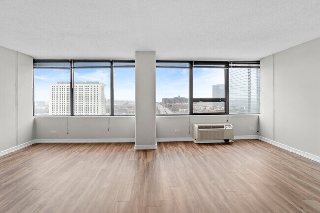 Building Photo - 1224 S Michigan Ave