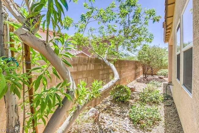 Building Photo - 8366 Stillhouse Ct