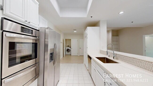 Building Photo - 4348 Mammoth Ave