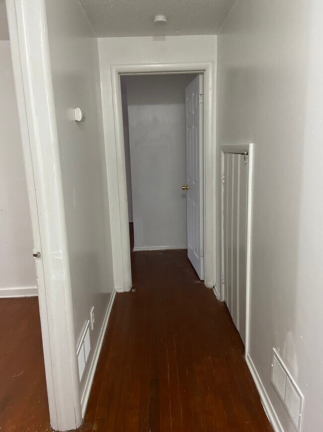 Building Photo - 11443 Caddilac Ave