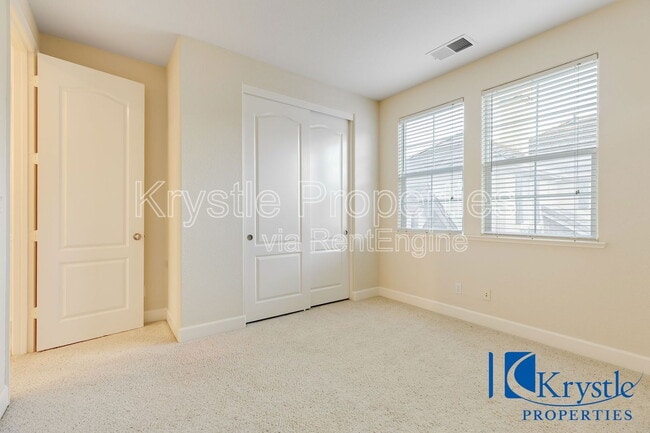 Building Photo - 6335 Newhaven Ln