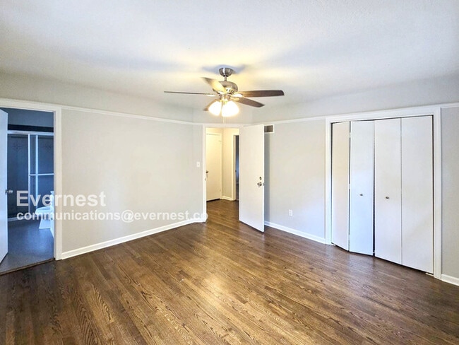 Building Photo - Lovely 3-Bedroom Home with 2-Car Garage / ...