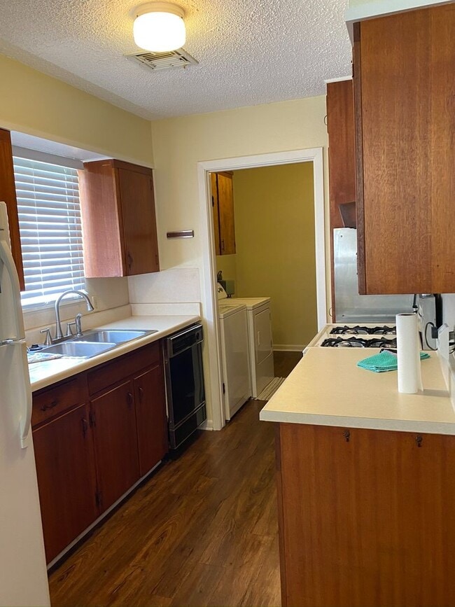 Building Photo - Updated 3 bedroom Bossier City, LA home for lease