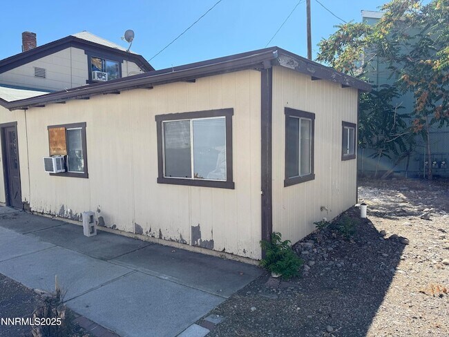 Building Photo - 1224 E Street Unit B